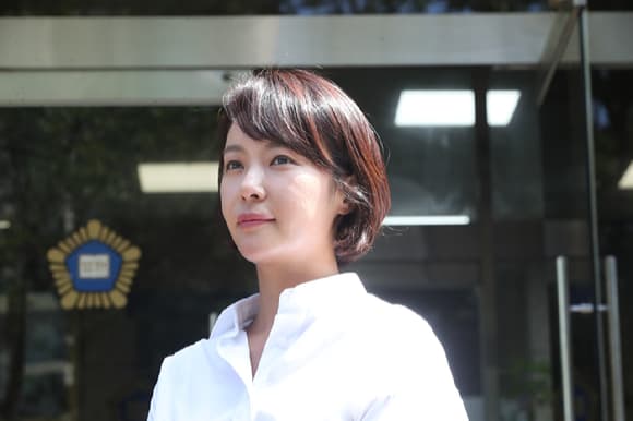 Actress Hwang Jung-eum Faces Embezzlement Charges with Prosecutors Seeking 3-Year Jail Term